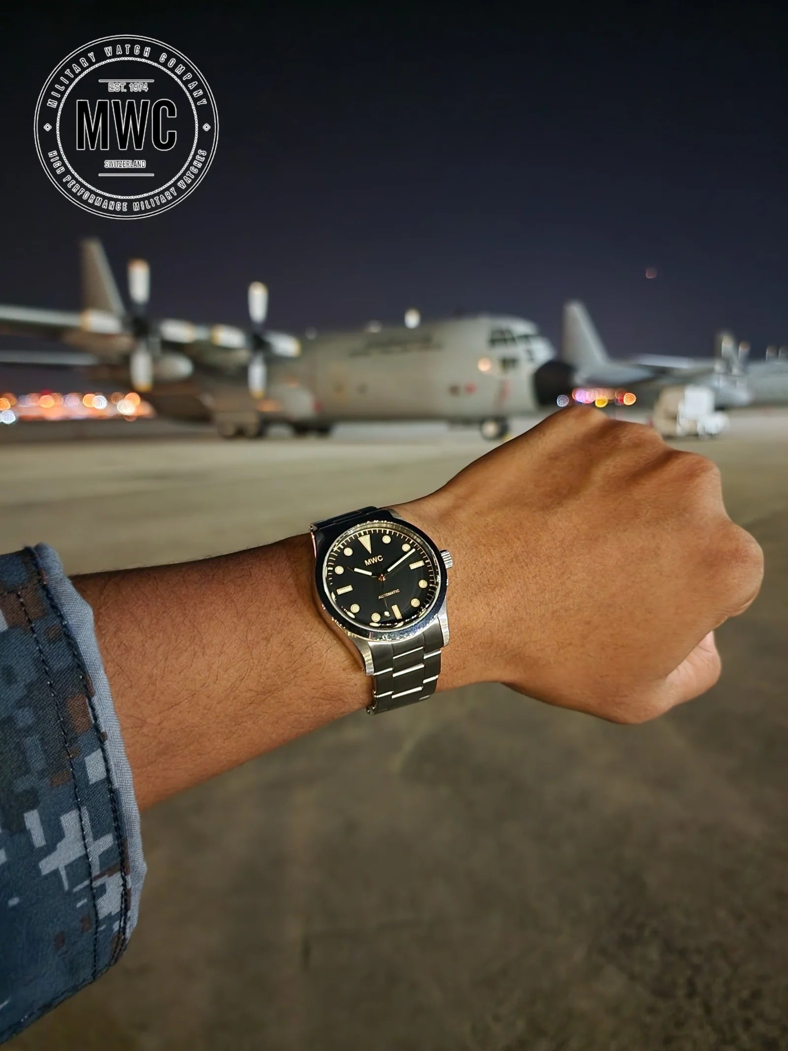 MWC Classic 1950s/1960s Pattern 25 Jewel Automatic "Adventurer" Watch with 200m Water Resistance and Retro Luminous Paint, Sapphire Crystal and 1960s Pattern Bracelet - Brand New Ex Photographic and Promotion Watch Reduced