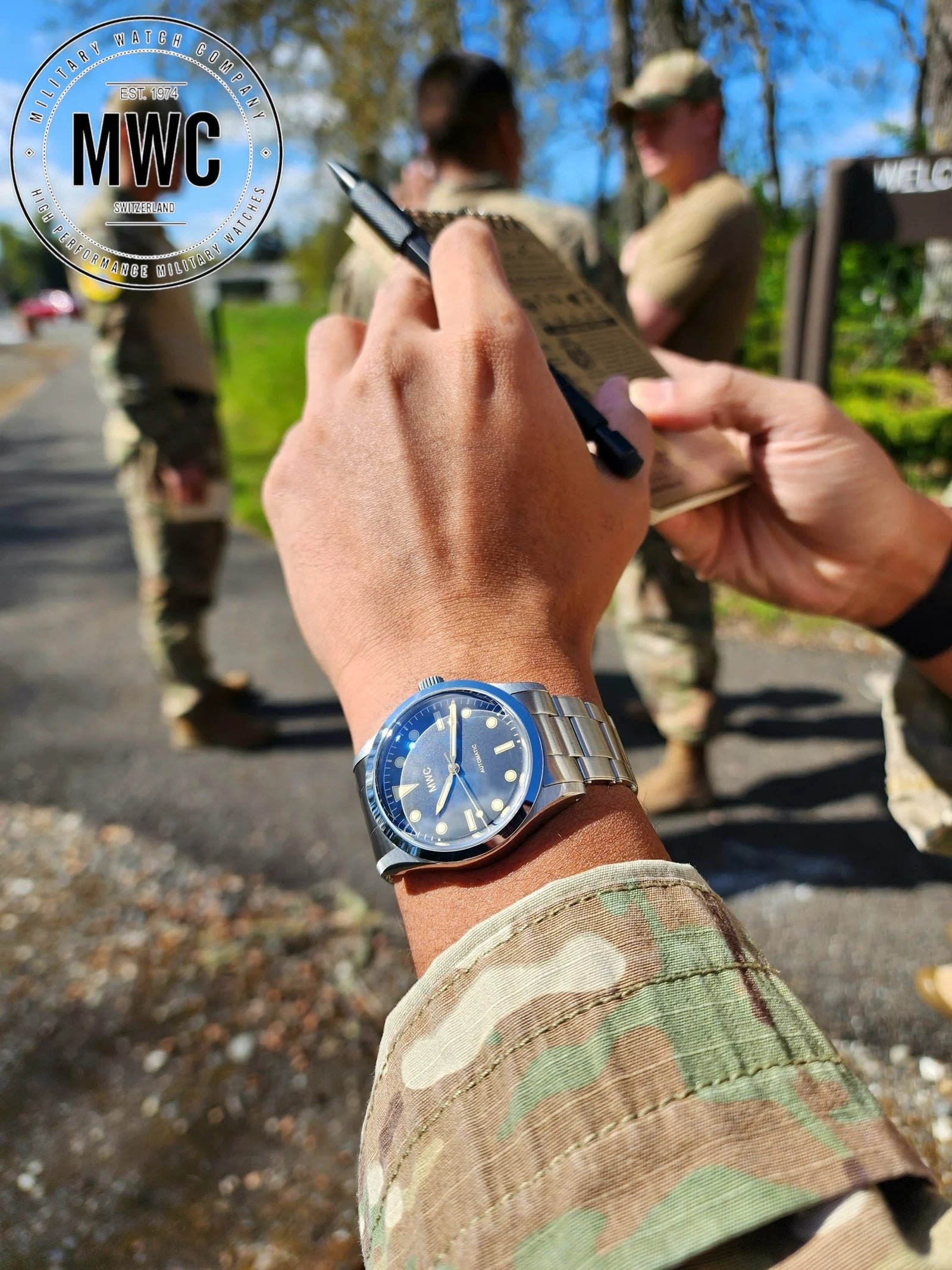 MWC Classic 1950s/1960s Pattern 25 Jewel Automatic "Adventurer" Watch with 200m Water Resistance and Retro Luminous Paint, Sapphire Crystal and 1960s Pattern Bracelet - Brand New Ex Photographic and Promotion Watch Reduced