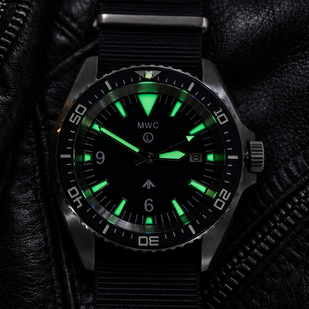 MWC Heavy Duty 300m Military Divers Watch in Stainless Steel Case (Quartz) with Sapphire Crystal and Ceramic Bezel (Solid Bar Version)